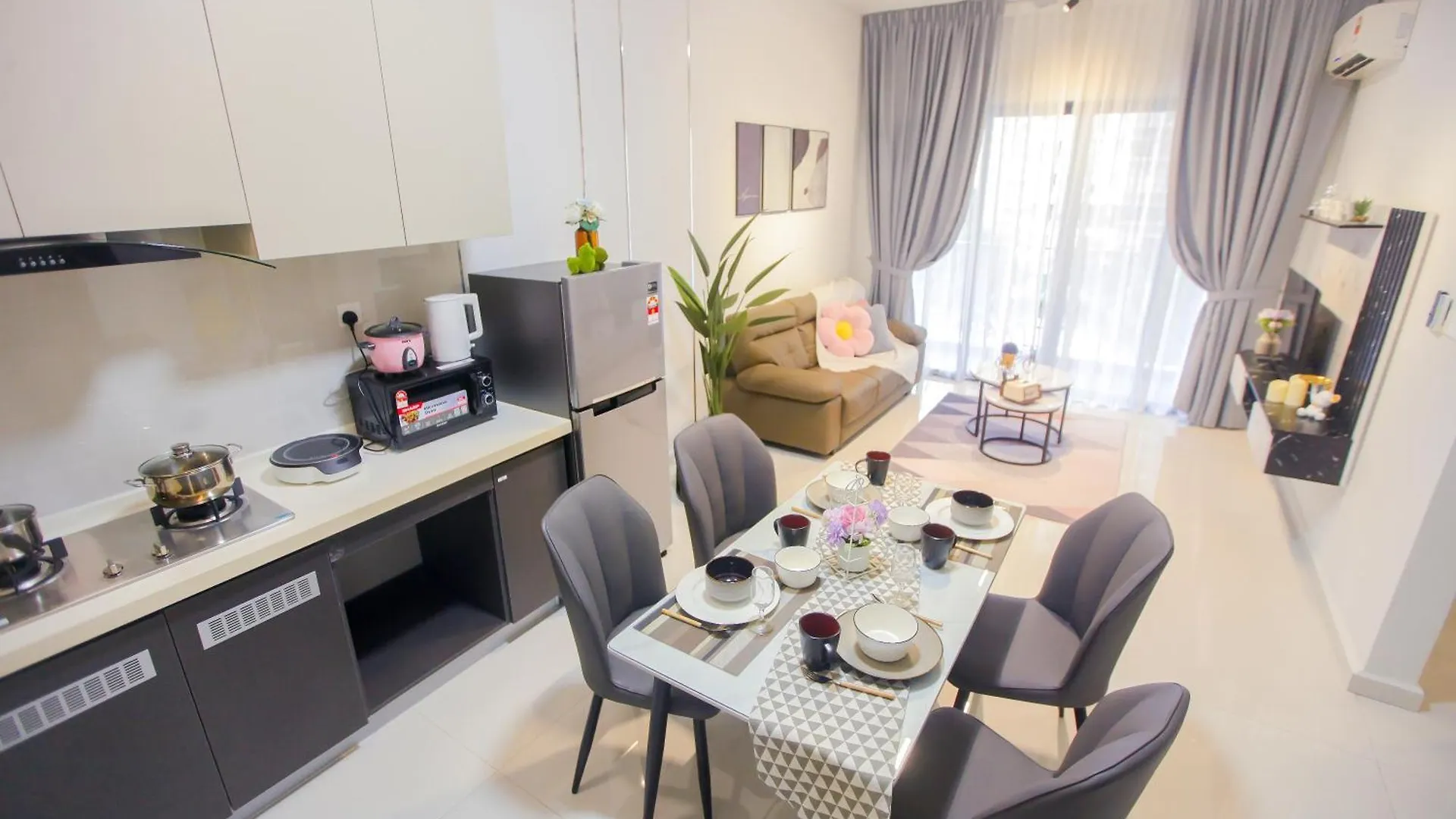 Danga Bay Cozy Home Away Centre Of Jb - By The One 조호르 바루 아파트